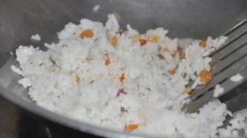 рис с яйцом по-тайски