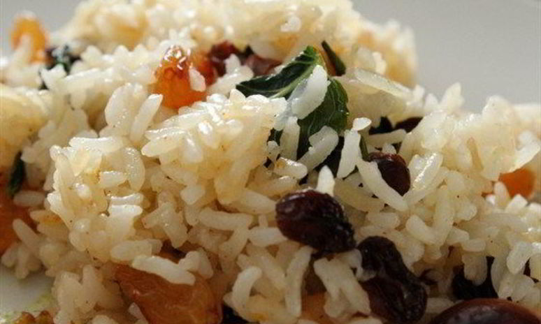 Рецепт сладкого риса с орешками кешью, сухофруктами и мятой