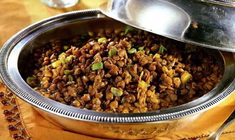 Рецепт тушеной чечевицы с копченой телятиной