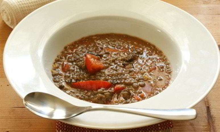 Рецепт тушеной чечевицы с томатами и петрушкой по-итальянски