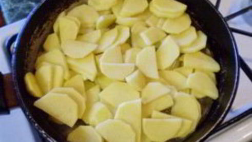 жареная картошка с луком