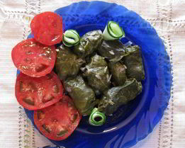 Долма из свежих листьев винограда