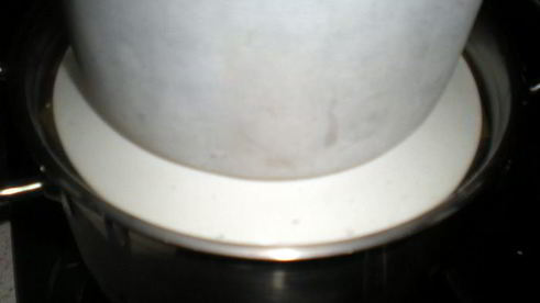 долма с бараниной под сметанно-чесночным соусом