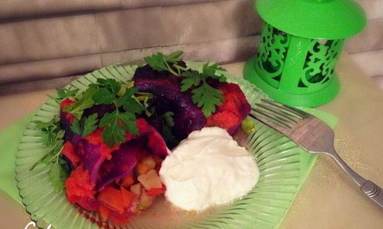 Рецепт голубцов из краснокочанной капусты с овощной начинкой