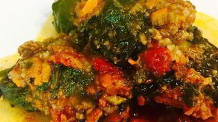 Голубцы в свекольной ботве