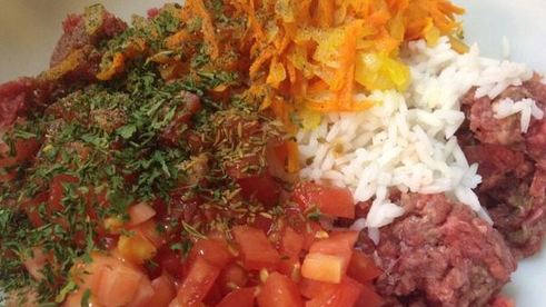 голубцы в свекольной ботве