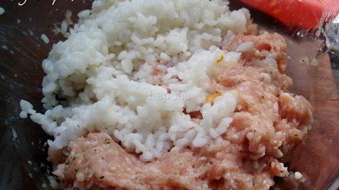 куриные голубцы с овощами в листьях савойской капусты