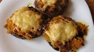 Фаршированные грибы Портобэлло