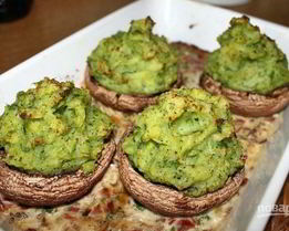 Фаршированные шампиньоны в сметане