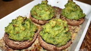 Фаршированные шампиньоны в сметане