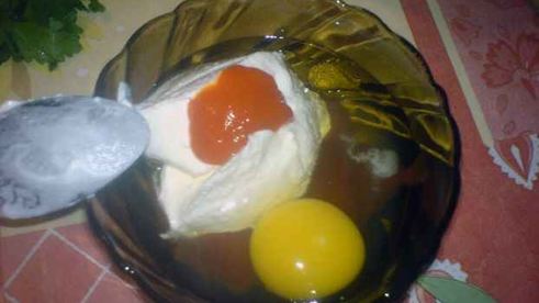 грибы обжаренные под соусом с гарниром