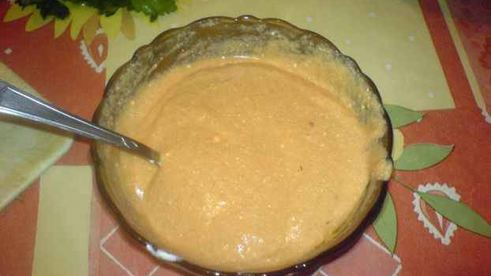 грибы обжаренные под соусом с гарниром