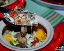 Грибы в духовке в горшочке