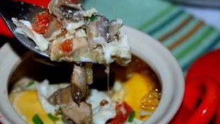 Грибы в духовке в горшочке