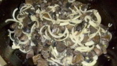 грибы в сметанном соусе