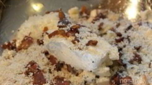 шампиньоны, фаршированные беконом и сыром