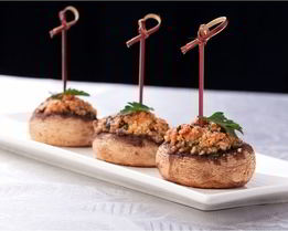 Шампиньоны фаршированные сыром и орехами