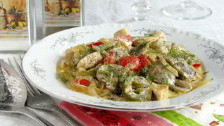 Шампиньоны с куриным филе и сладким перцем по-муромски