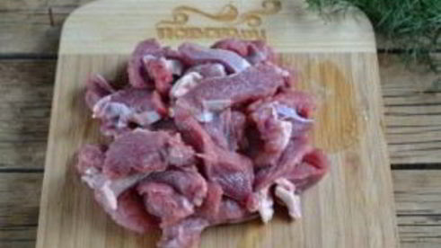 гуляш из говядины с подливкой