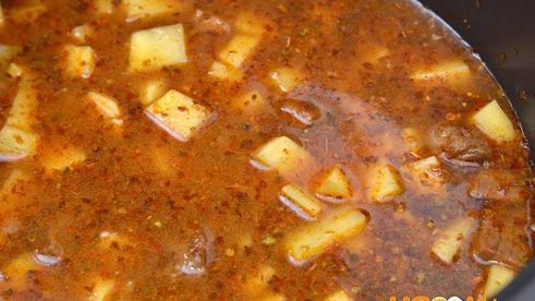 гуляш из говядины в мультиварке