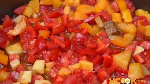 гуляш из говядины в мультиварке