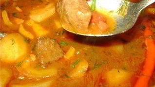 Гуляш с картошкой в мультиварке