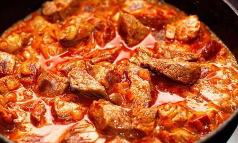 Рецепт гуляша с томатно-сливочным соусом