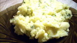 Картофельное пюре с плавленым сыром и зеленью