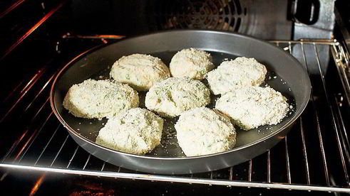 английские котлеты с лососем, брокколи и картофельным пюре