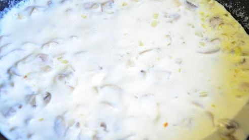 детские куриные котлеты под соусом