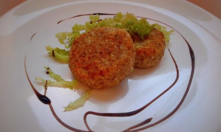 Рецепт диетических куриных котлет с отрубями и сельдереем