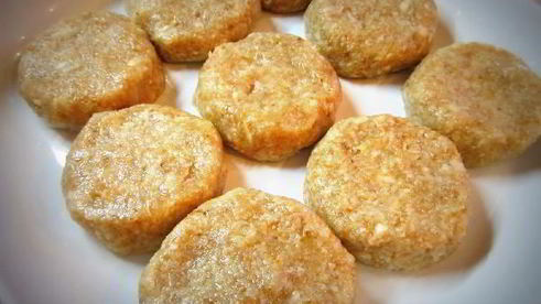 диетические куриные котлеты с отрубями и сельдереем