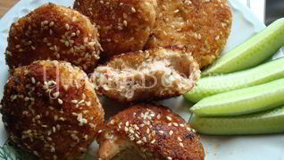 Котлеты из креветок и лосося с имбирем