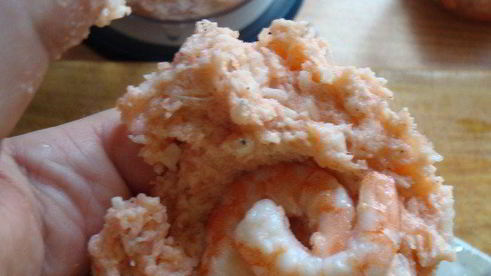 котлеты из креветок и лосося с имбирем