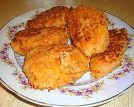 Морковные котлеты со сметаной на сковороде