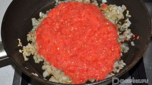 свиные котлеты в томатном соусе