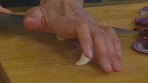 запеченные свиные котлетки на косточке