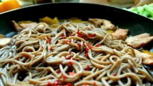 лапша по-японски с курицей
