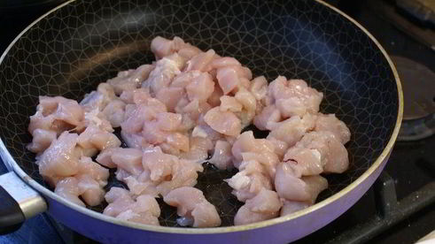 лапша с овощами и курицей по-китайски