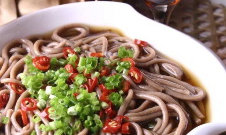 Рецепт лапши соба с чили, имбирем и соевым соусом