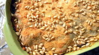 Блинная лазанья с шампиньонами и луком-пореем