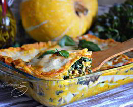 Лазанья из индейки со шпинатом и соусом из тыквы