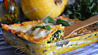 Лазанья из индейки со шпинатом и соусом из тыквы