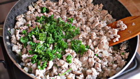 лазанья из индейки со шпинатом и соусом из тыквы