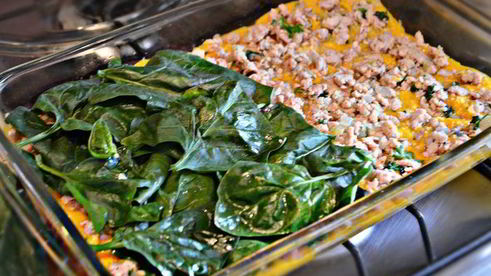лазанья из индейки со шпинатом и соусом из тыквы
