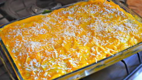 лазанья из индейки со шпинатом и соусом из тыквы