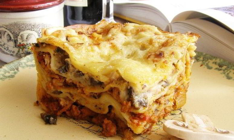 Рецепт лазаний с куриным соусом болоньезе и грибами