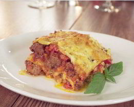 Лазанья с мясным соусом и томатами