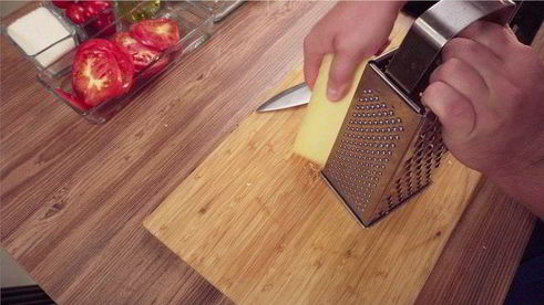 лазанья с мясным соусом и томатами