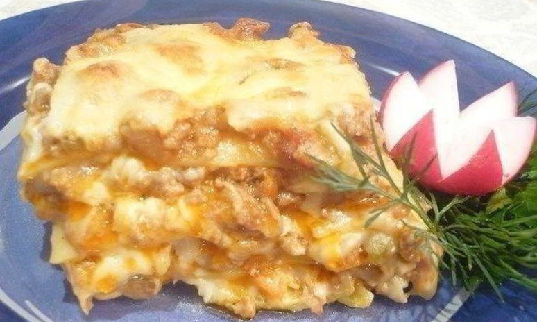 Рецепт лазаний с мясом, беконом и овощами под соусом бешамель
